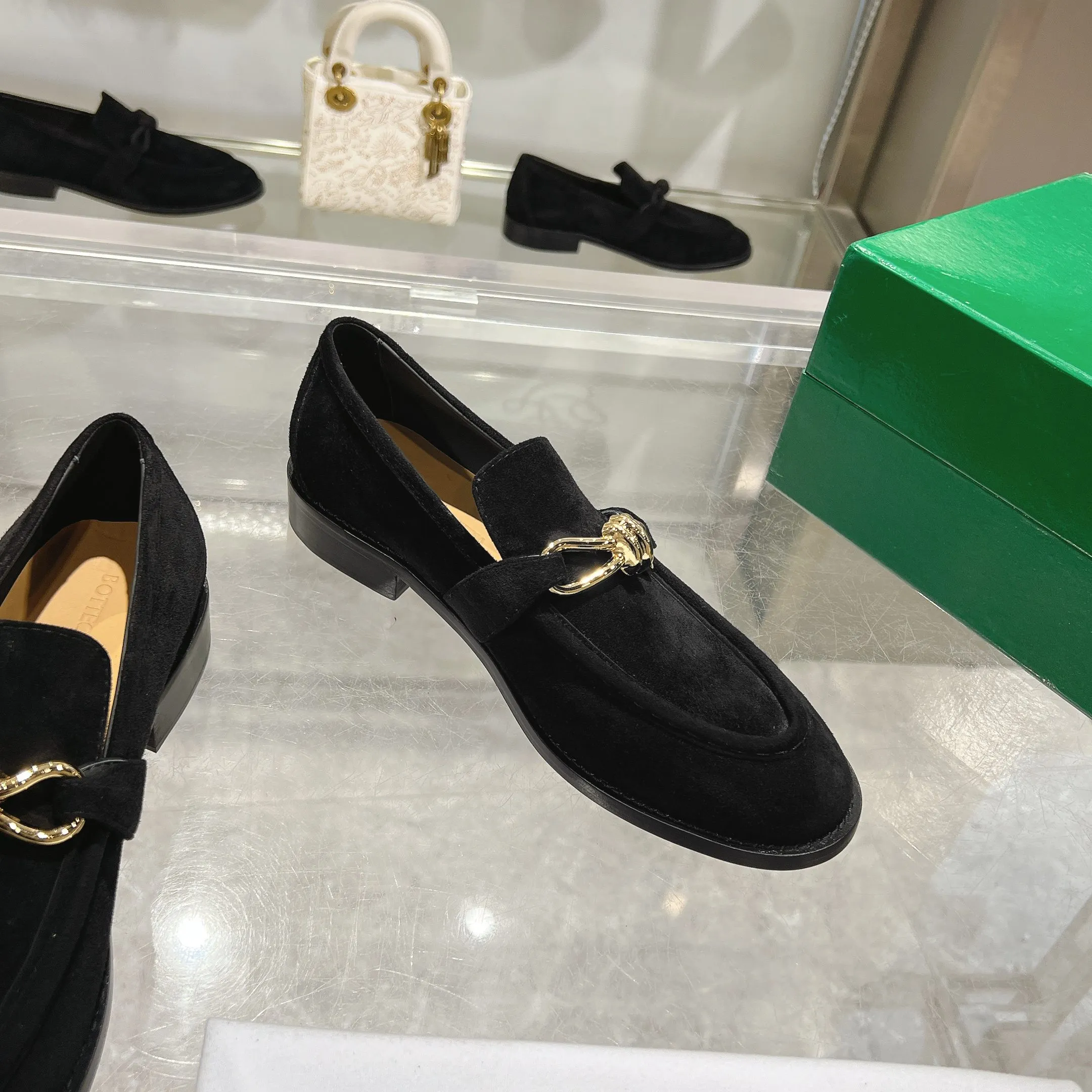 [BV] Top P: 840💰 Size: Female 35-39 (Female 40 custom-made) Male 39-44 (38.45 non-refundable) Bottega Veneta 2025 counter model! Small round toe loafers! Imported leather outsole! Imported grained cowhide! Solid color Niuli! !